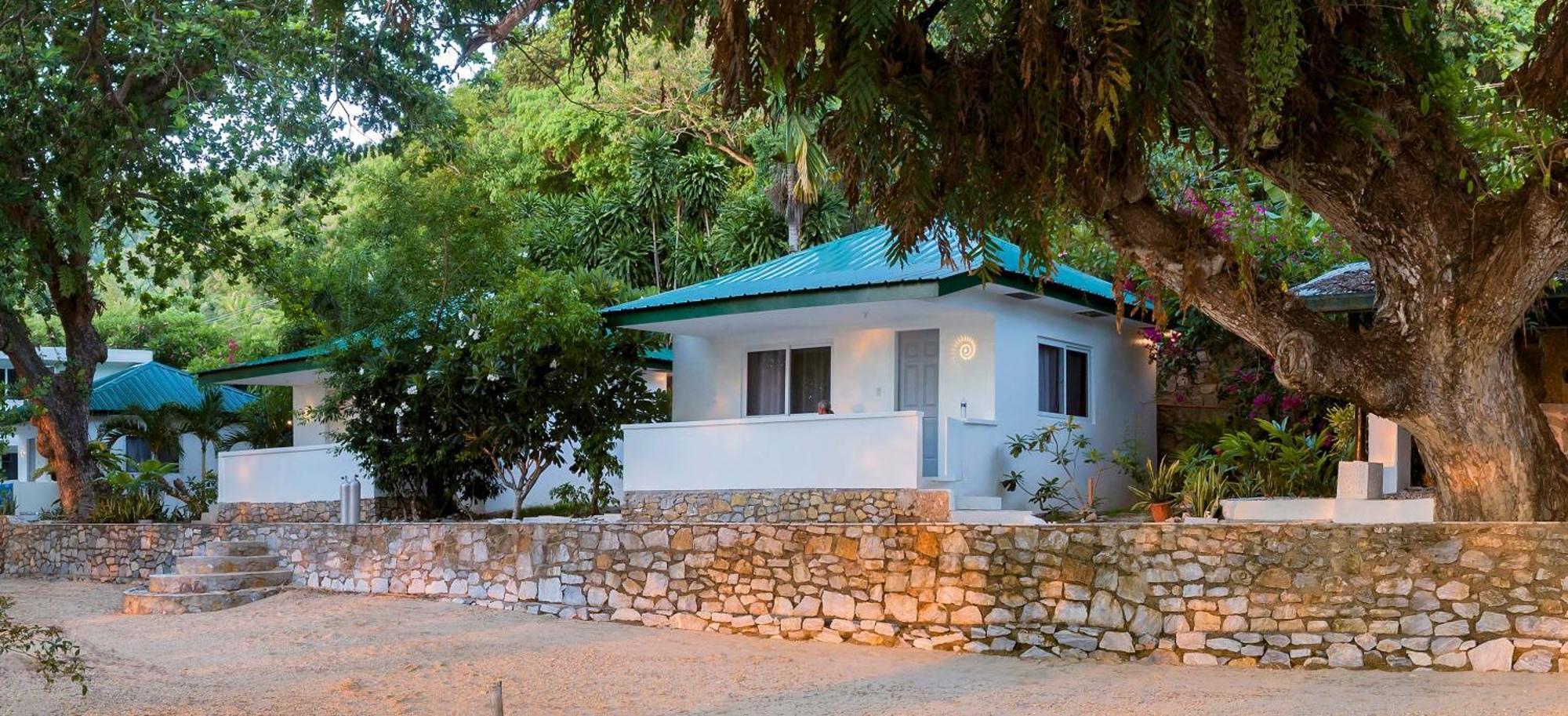 The Three P Beach Resort & Dive Center Agnay Buitenkant foto